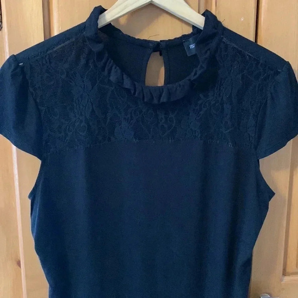 Black  M - Picture 3 of 9